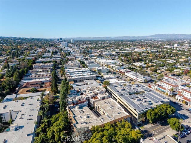 Building Photo - 14141 Dickens St