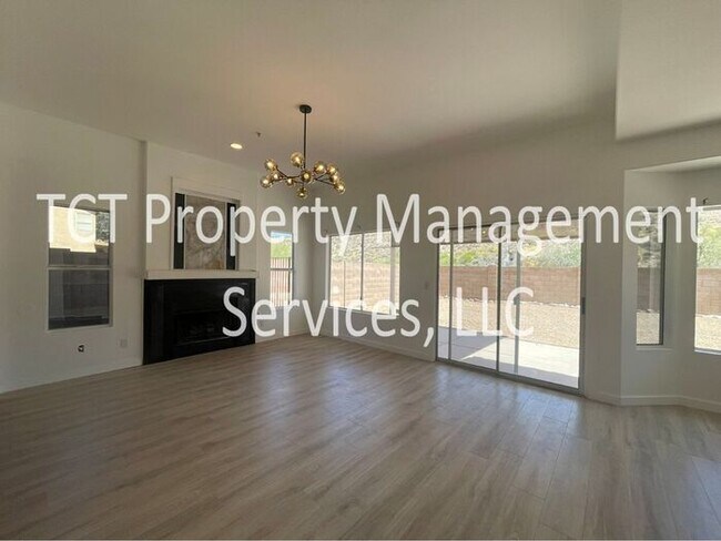 Building Photo - Stunning 4 Bedroom with Desert View!