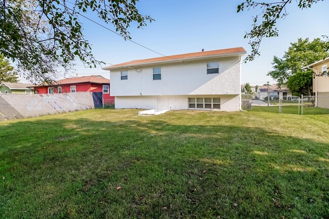 Building Photo - 3193 Elmreeb Dr