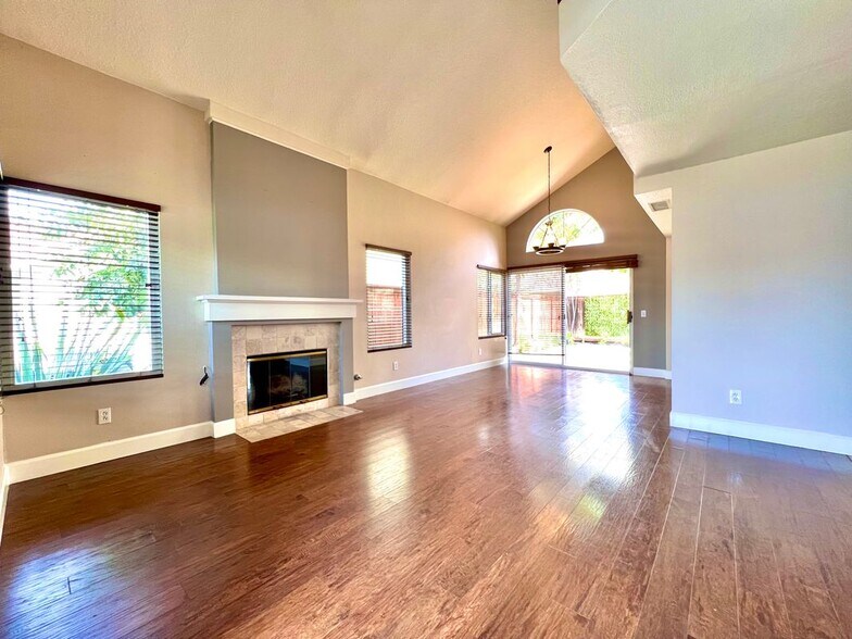 Building Photo - 28556 Rancho-Laguna