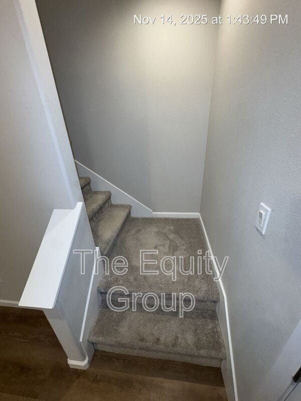 Building Photo - 418 S Summit St