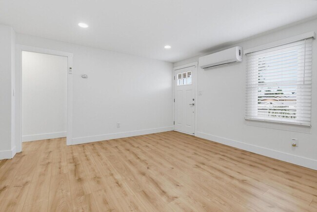 Building Photo - 2710 Chaffee St