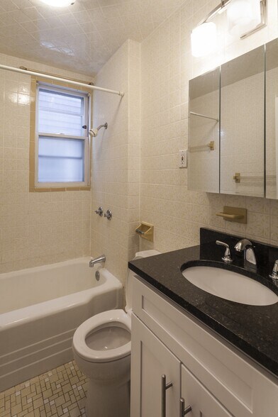 Building Photo - 38 Cherry St