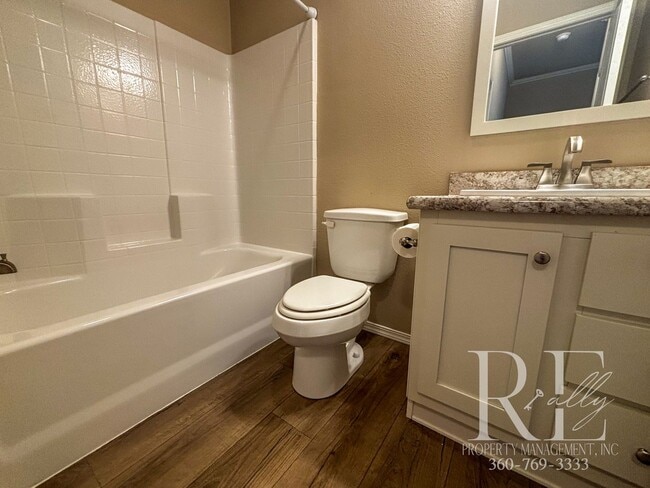 Building Photo - Charming 3-Bedroom Home in Quiet Gig Harbo...