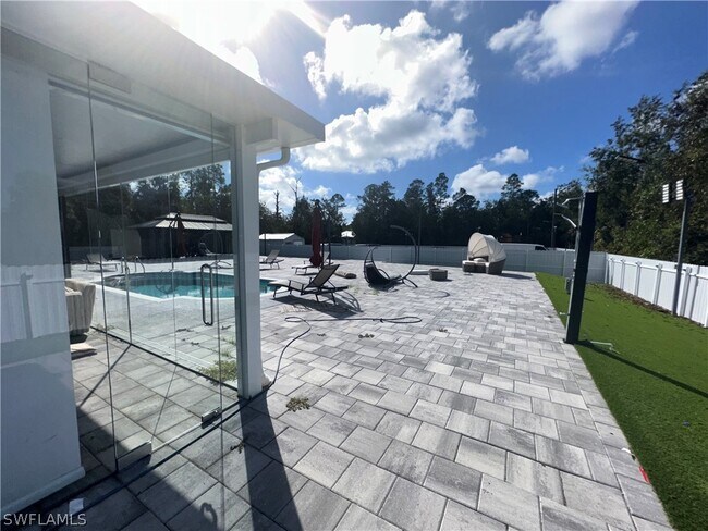 Building Photo - 3417 31st St W