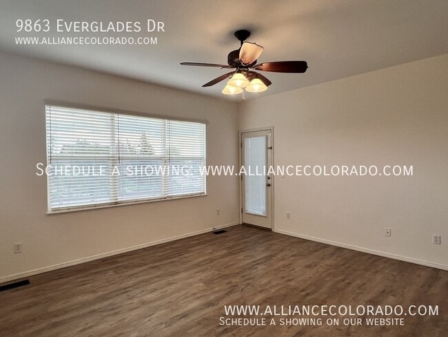Building Photo - 9863 Everglades Dr