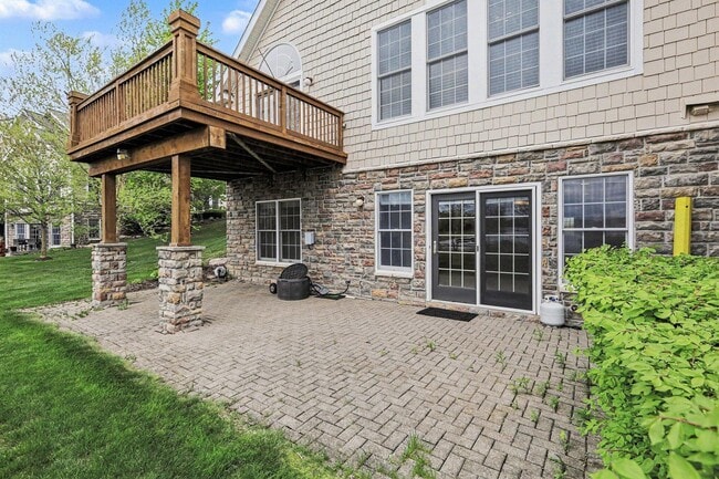 Building Photo - 24829 Reeds Pointe Dr