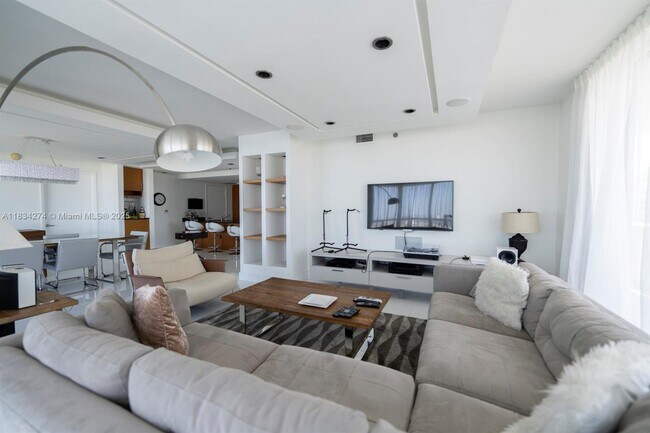 Building Photo - 50 Biscayne Blvd