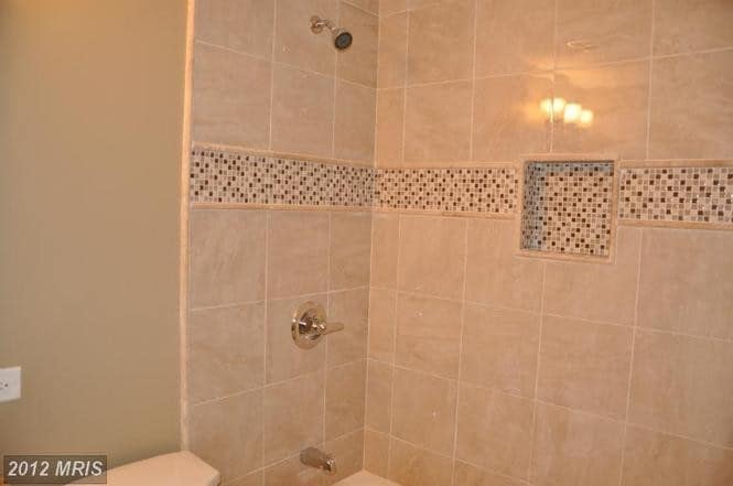 Hallway Bath - 3378 Whipple Ct