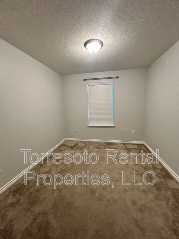 Building Photo - 5910 Sandy Lake St