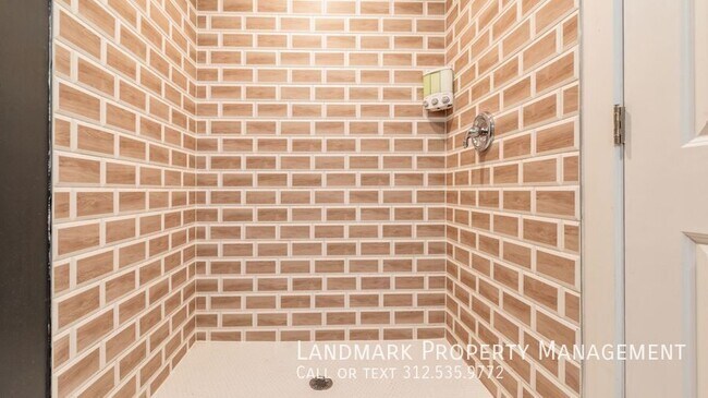 Building Photo - 2038 W 21st St