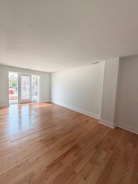 Building Photo - 5630 Pershing Ave