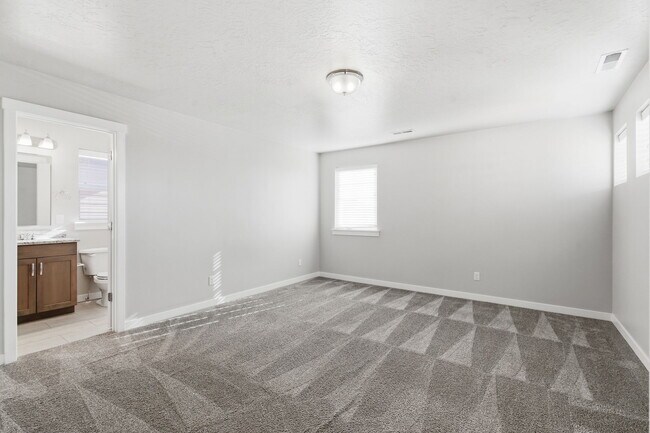 Building Photo - 9138 W Tillamook Dr