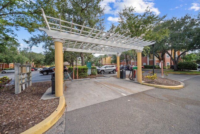 Building Photo - 4207 S Dale Mabry Hwy