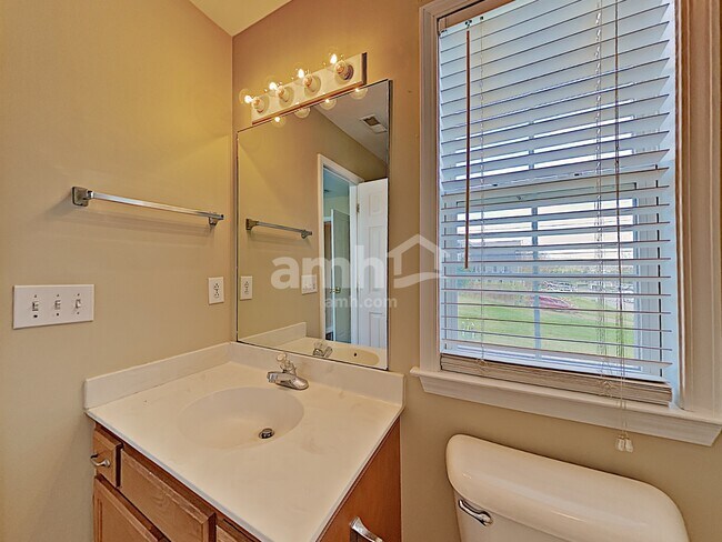 Building Photo - 2662 Hansford Dr