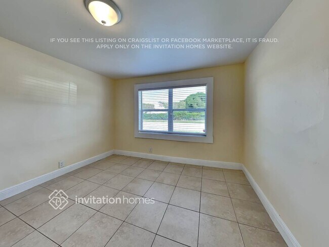 Building Photo - 314 SW 4th Ave