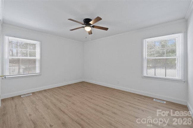 Building Photo - 631 Townsend Ave