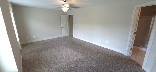 Building Photo - 1716 Lincoln Dr