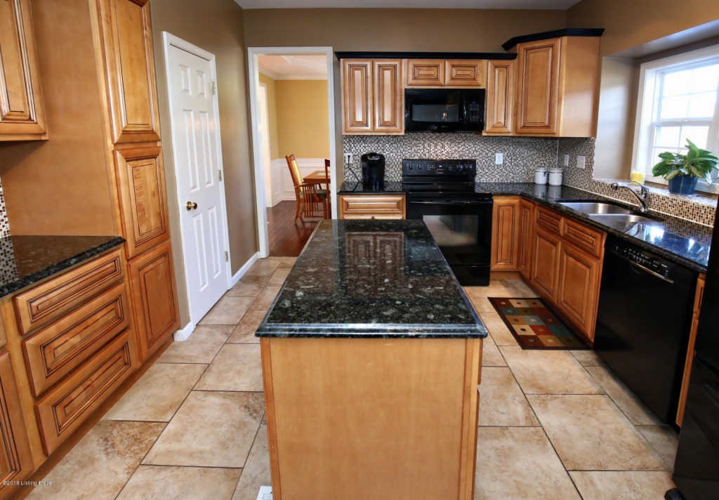 Kitchen - 9219 Eminence Ct