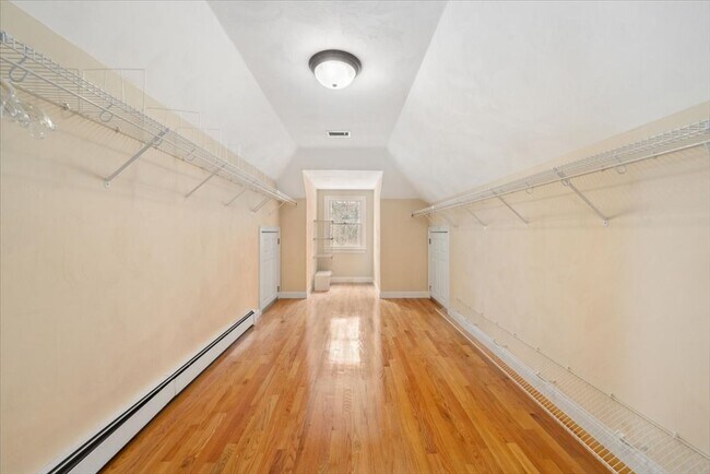 Building Photo - 1 Glenbrook Rd