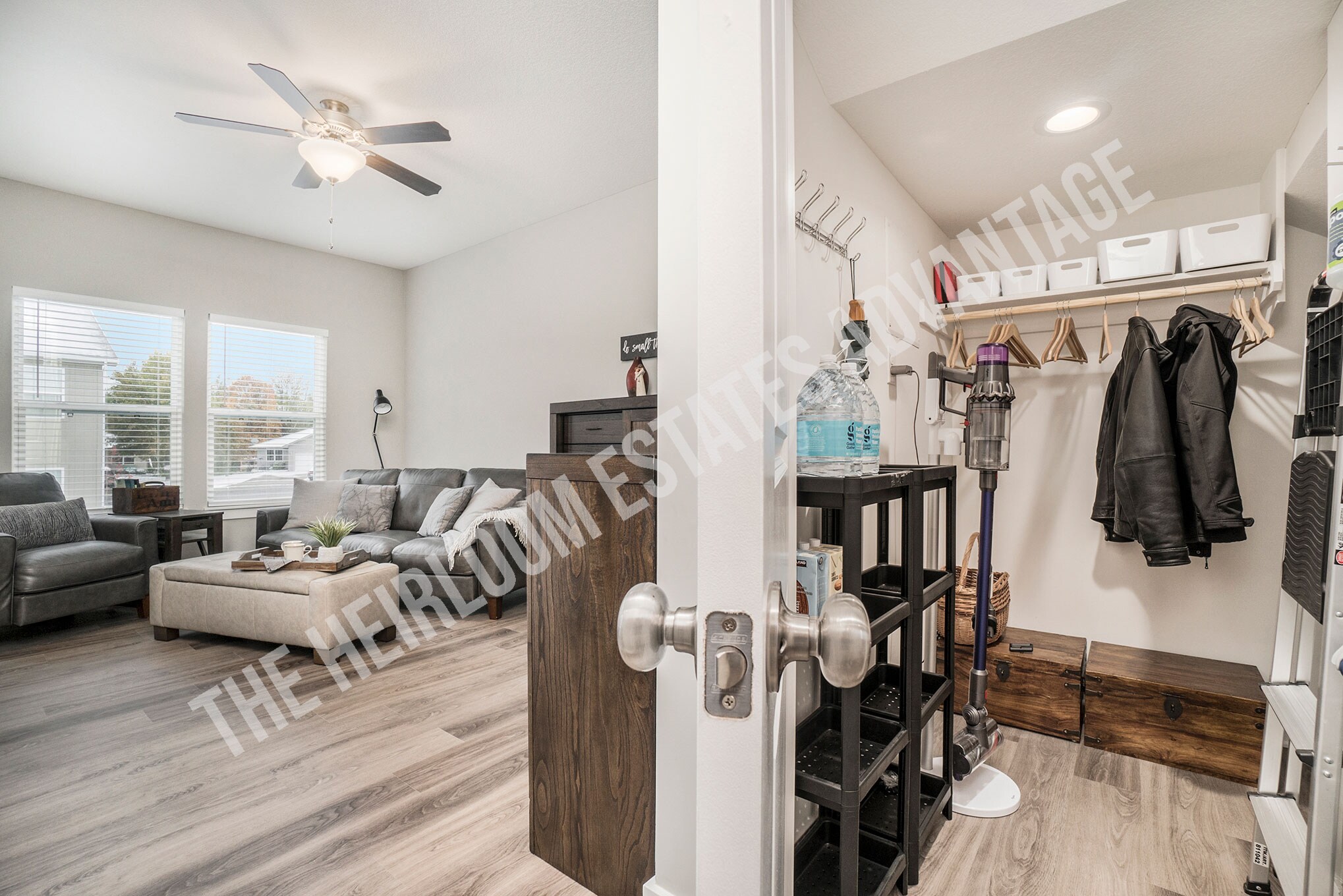 Building Photo - 341 N 5th Ter