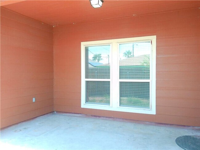 Building Photo - 801 Truk Dr