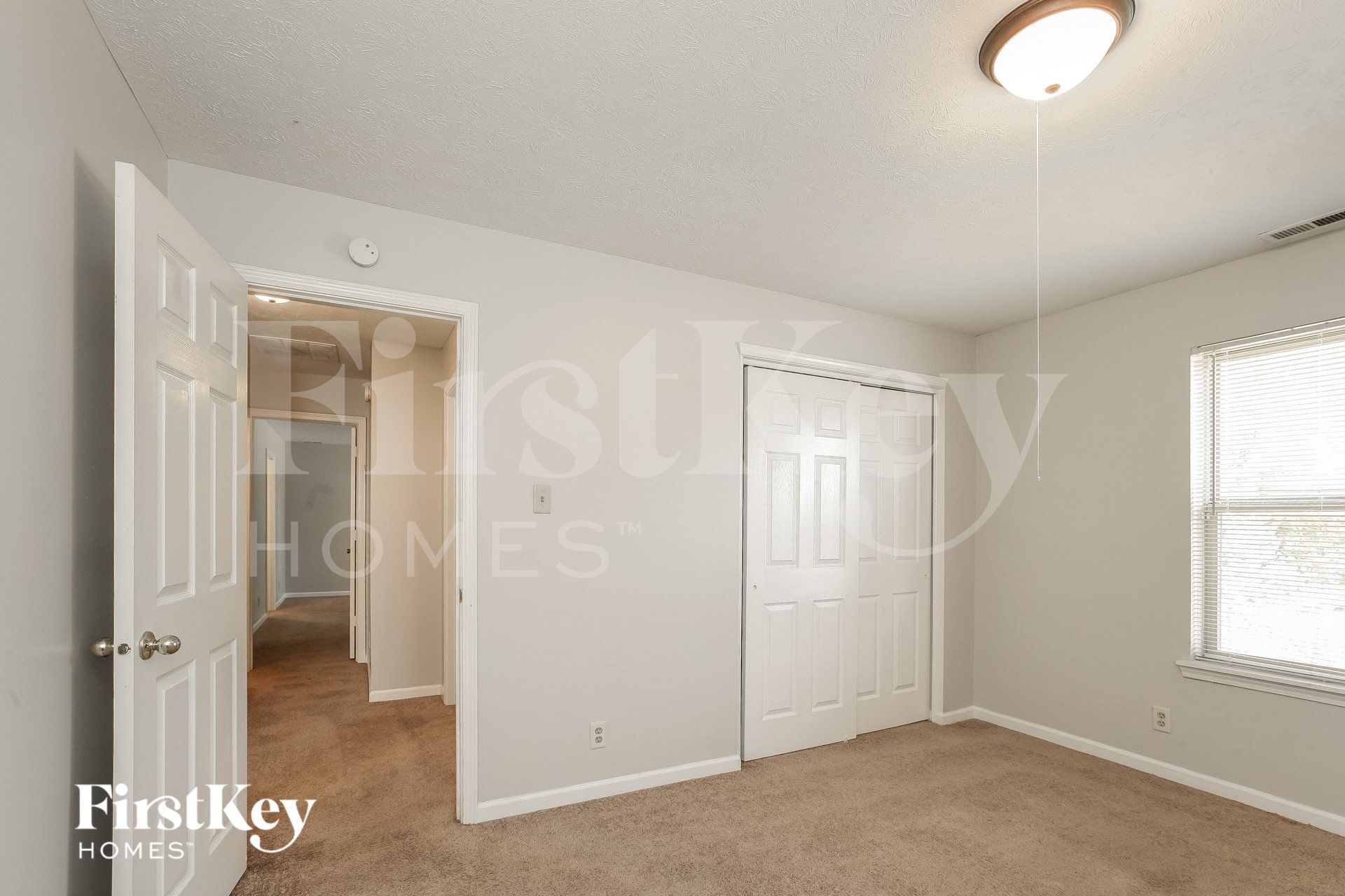 Building Photo - 6560 Hollingsworth Dr