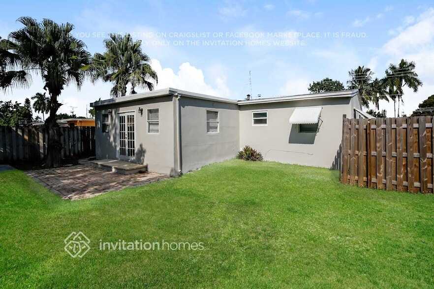 Building Photo - 6338 NW 24th Ct