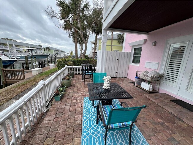 Building Photo - 5164 Beach Dr SE