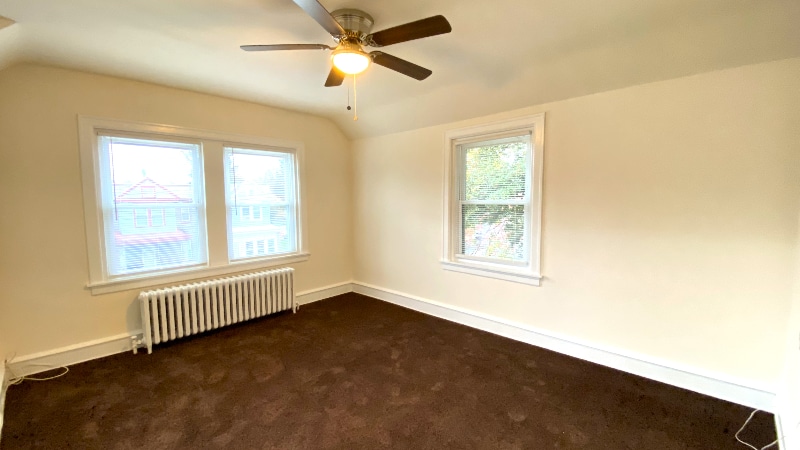Building Photo - 300 W 31st St