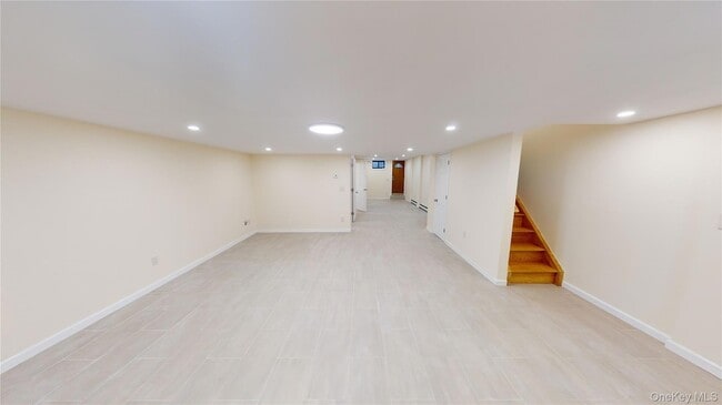 Building Photo - 90-09 68th Ave