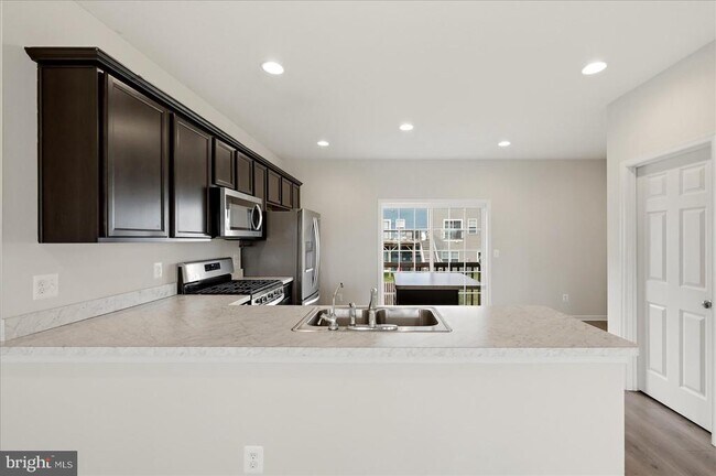 Building Photo - 246 Norland Knoll Dr