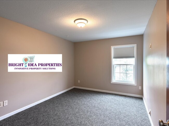 Building Photo - 5948 Oakgreen Ave N