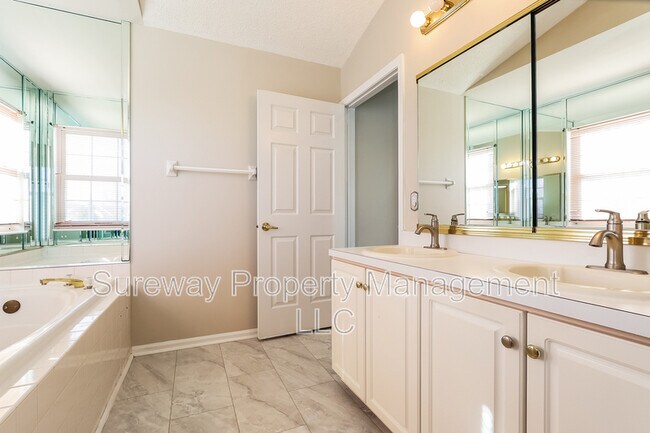 Building Photo - 1 Elkington Dr