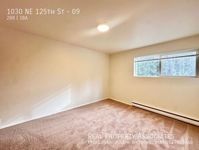 Building Photo - 1030 NE 125th St