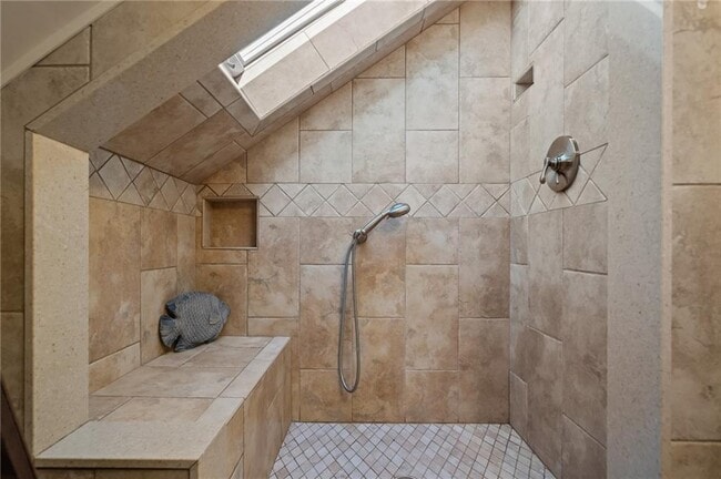 Building Photo - 25 Peckham Ave