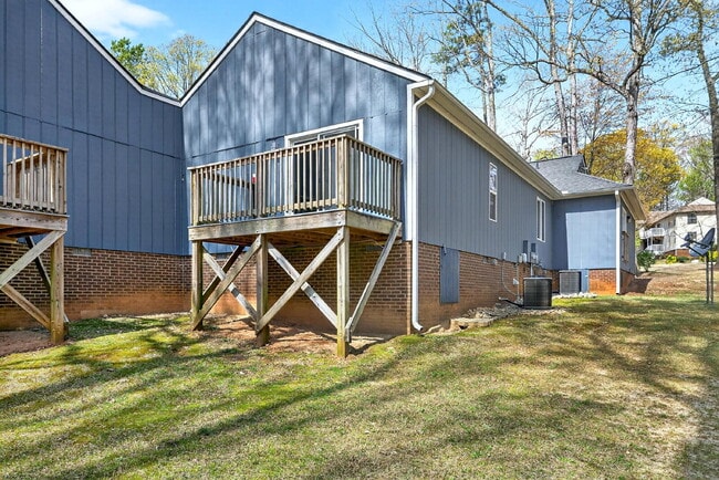 Building Photo - 5367 Wayne St