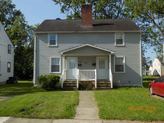 Primary Photo - 457 Frank St