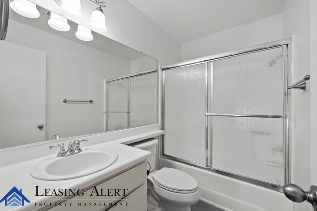 Building Photo - 23709 Del Monte Dr.