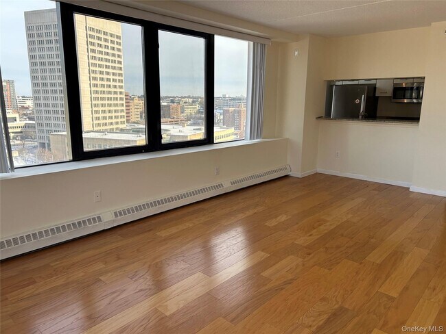 Building Photo - 4 Martine Ave