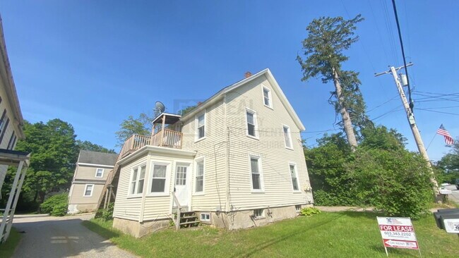 Building Photo - 27 Rochester St