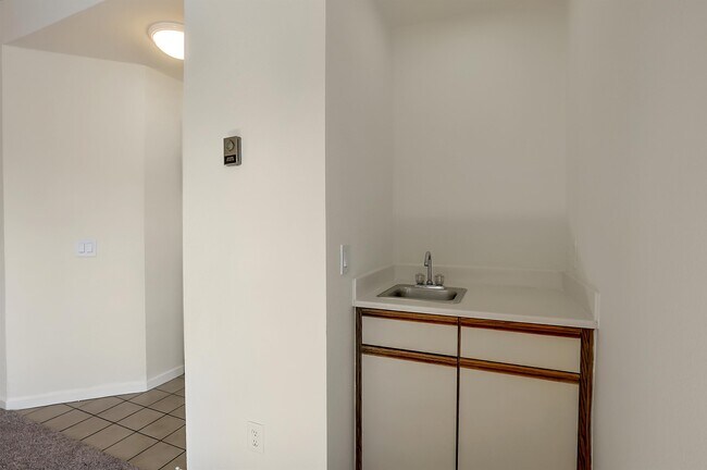 Building Photo - 10252 Danube Dr