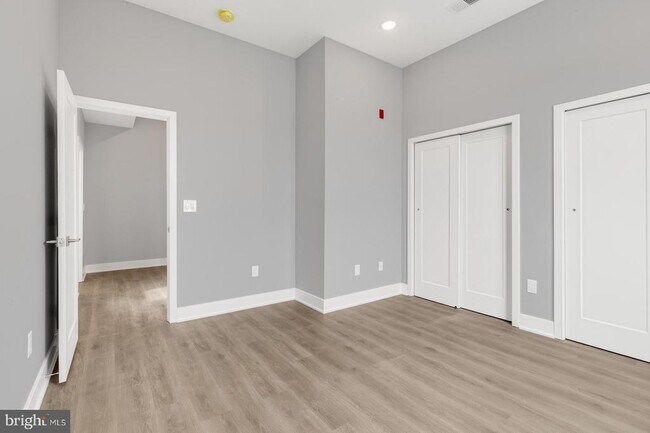 Building Photo - 2119 N Front St