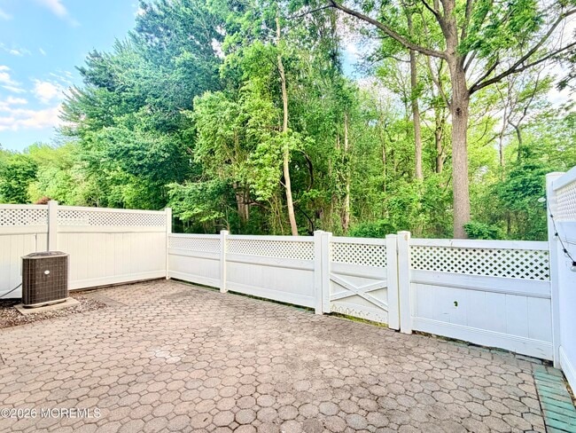 Building Photo - 1 Whitemarsh Dr