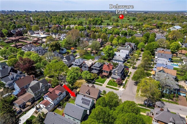 Building Photo - 95 Russell St