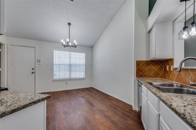 Building Photo - 1940 Helen Ln