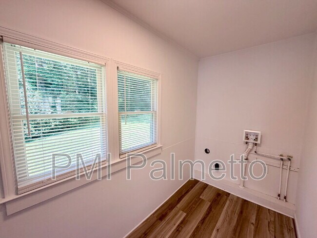 Building Photo - 260 8th St