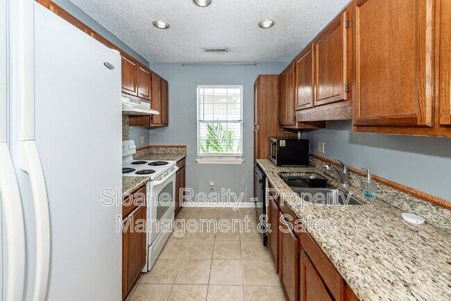 Building Photo - 5212 Elba Dr