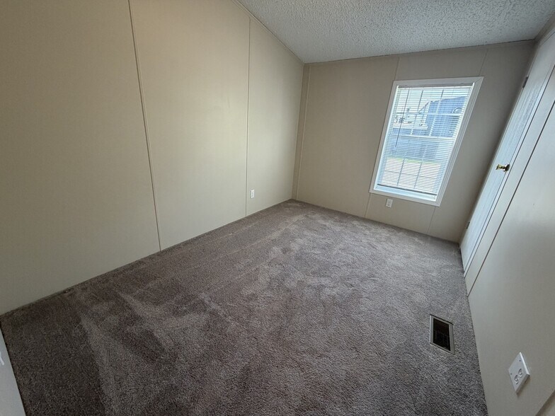 Building Photo - 38010 St Tropez Dr