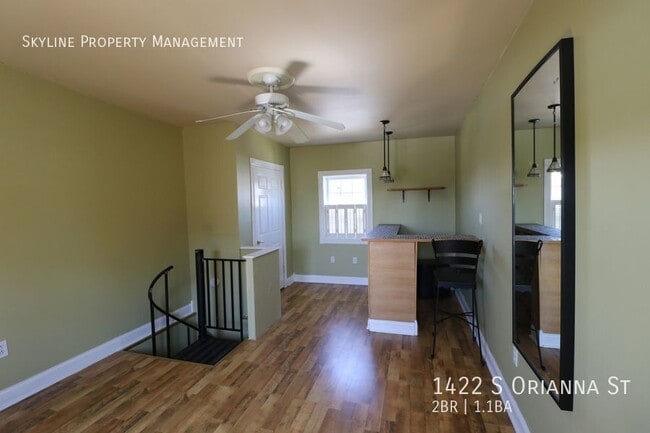 Building Photo - 1422 S Orianna St